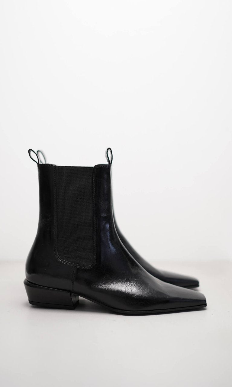 Alma Boot In Dover Black
