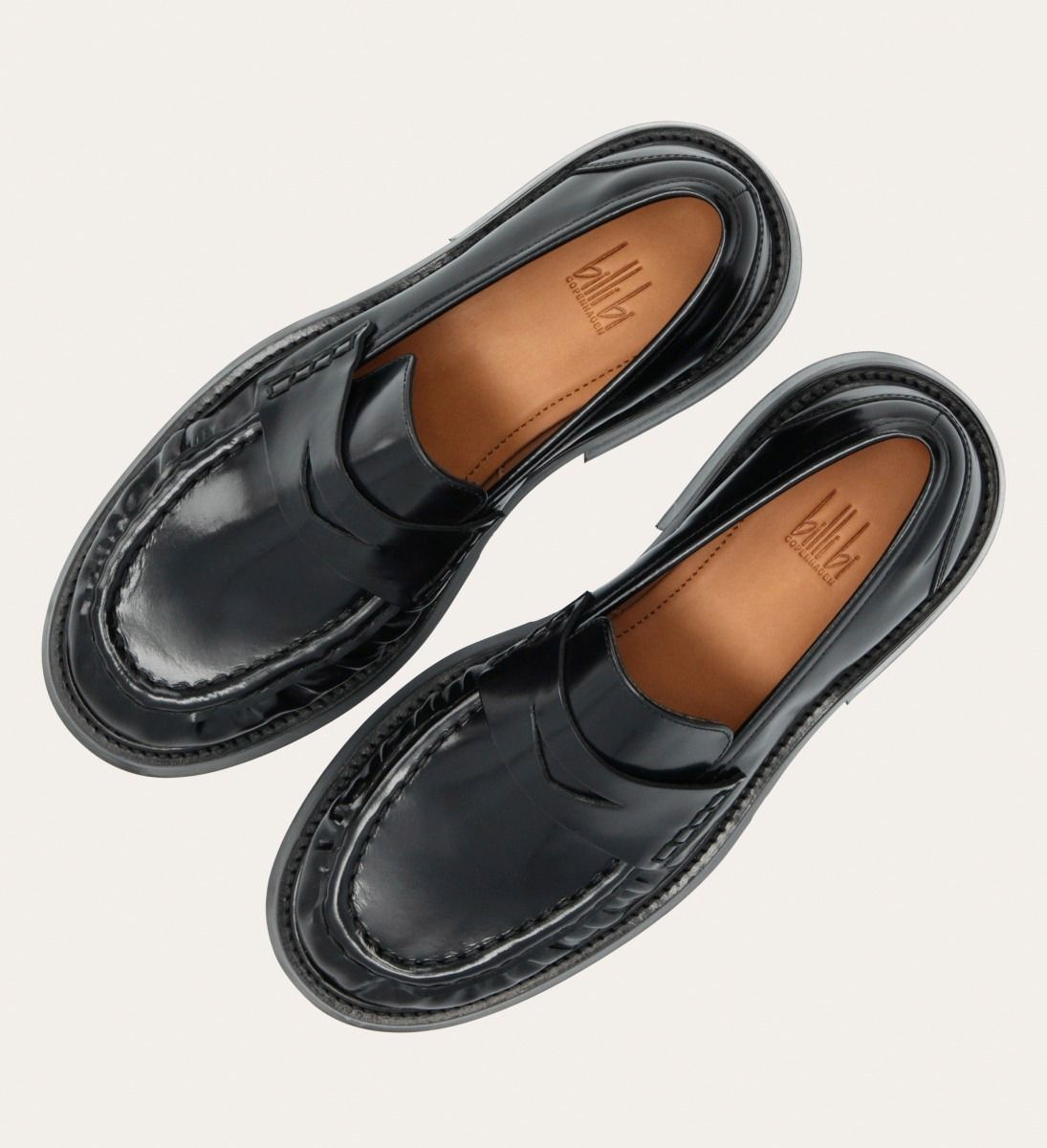 Polia Ruffle Loafer