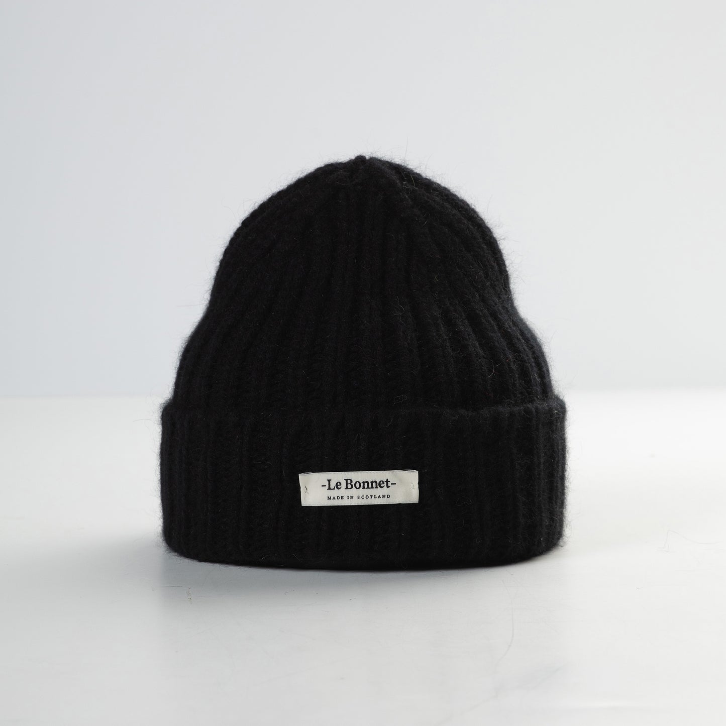 Le Bonnet Logo Beanie In Onyx