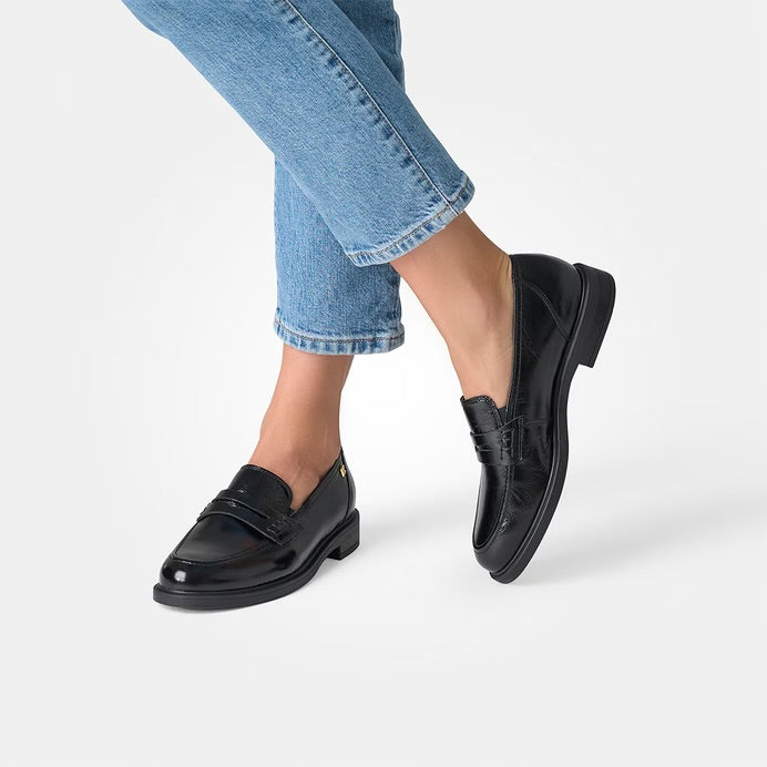 Classic Black Glossy Loafer