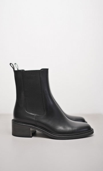 Leather Chelsea Boot Branded Heel Detail