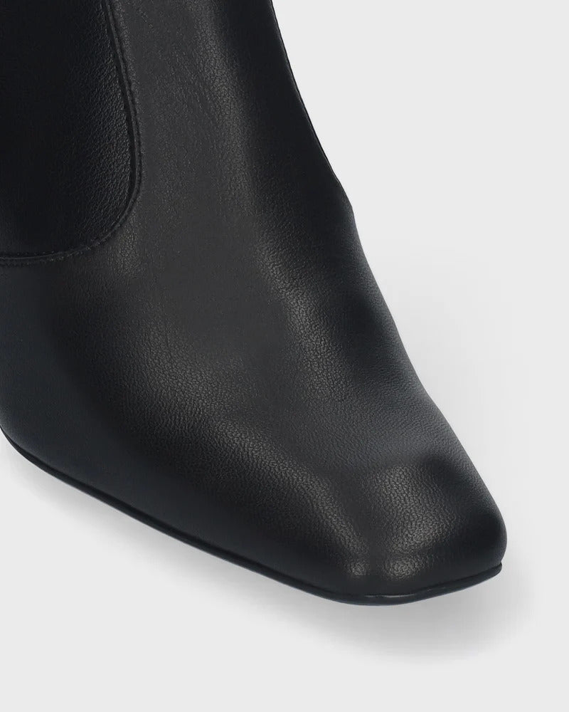 Hanna Stretch Leather Boot