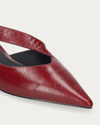 Bibi Lou Anouk Pump In Scarlett, close-up of the pointed toe