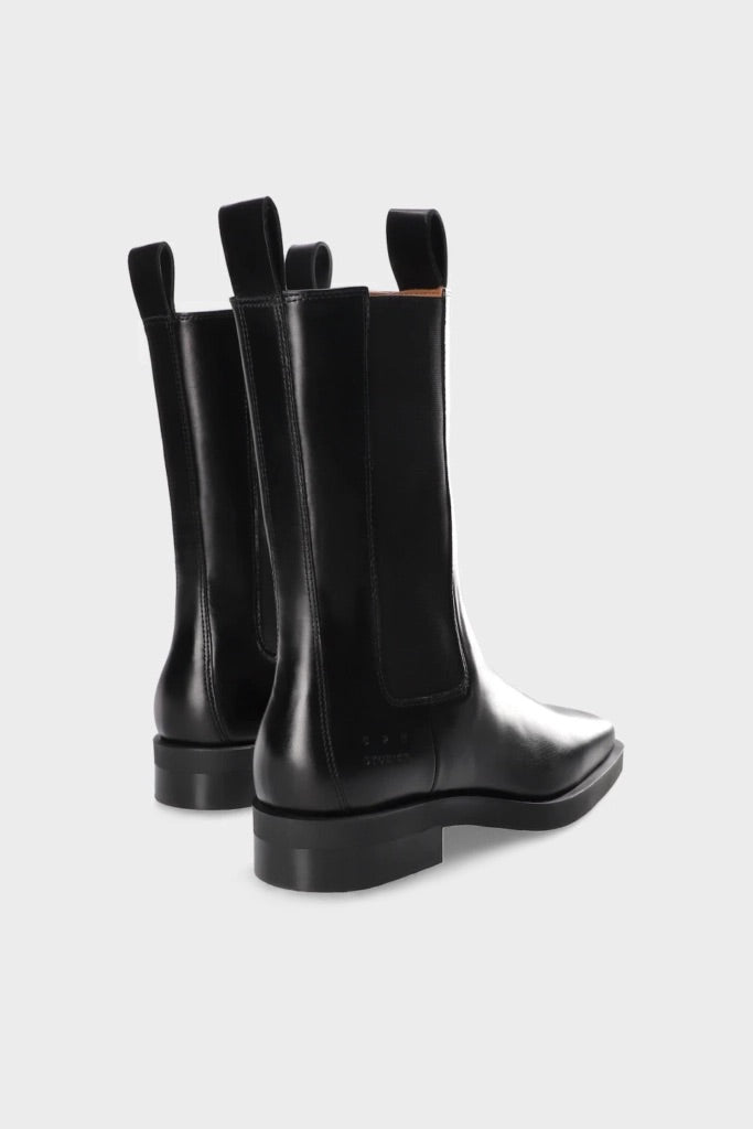 High Chelsea Boot With Square Toe