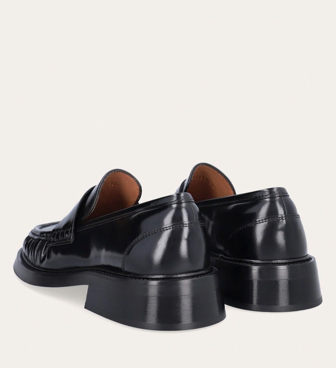 Polia Ruffle Loafer