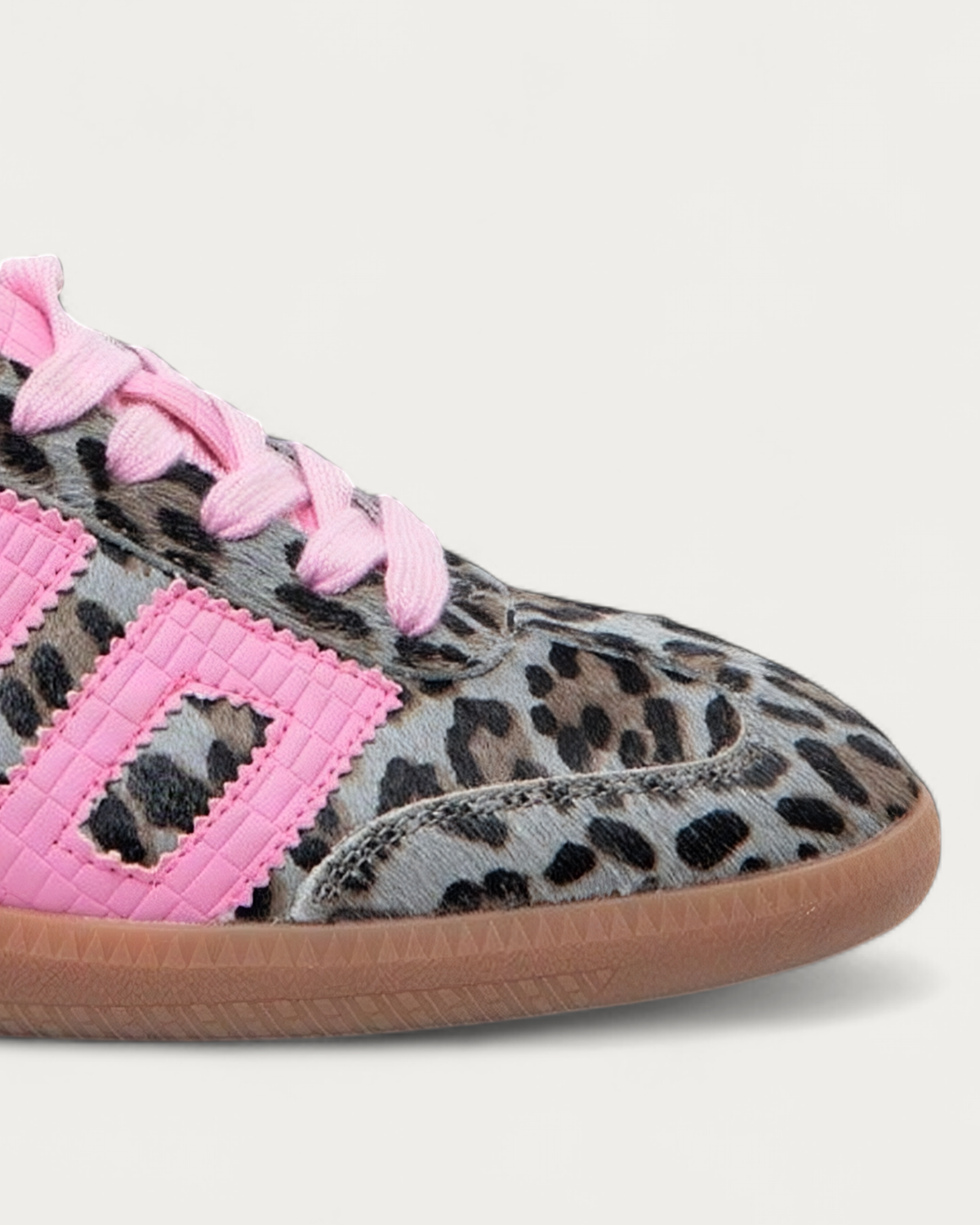 BACK70 Leo Pink Leopard Print Sneaker, toe detail
