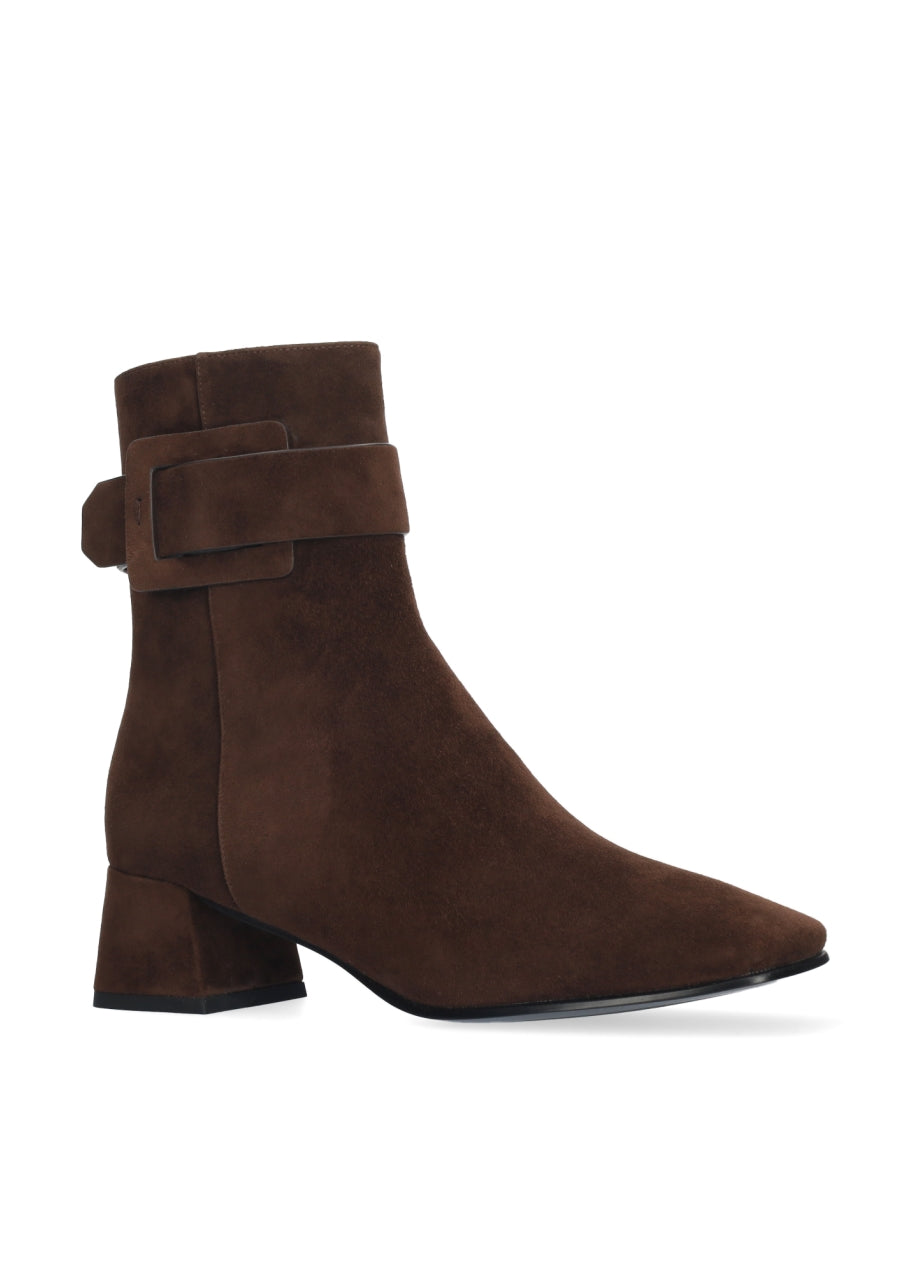 Brown Boot With Buckle