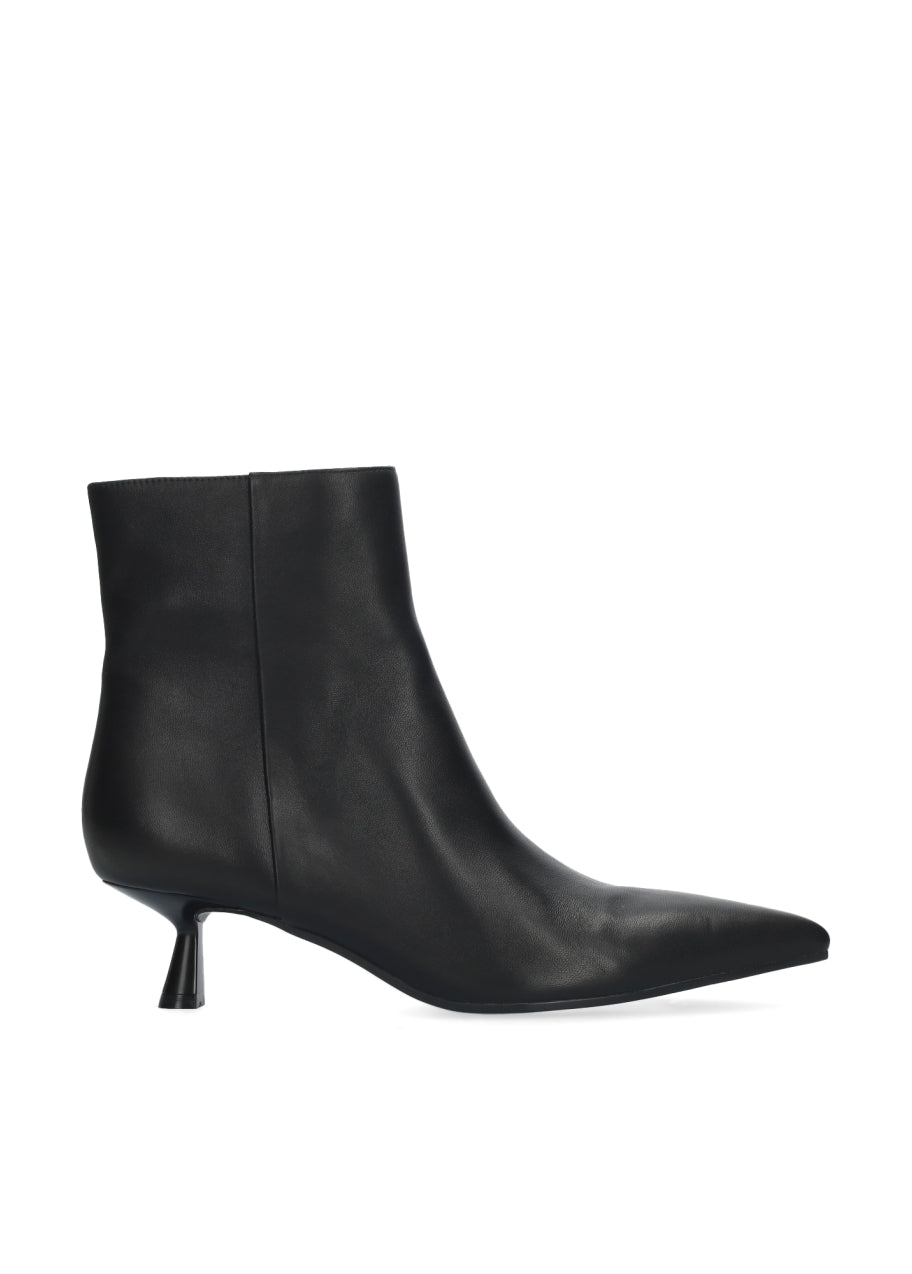 Black Leather Heeled Boot