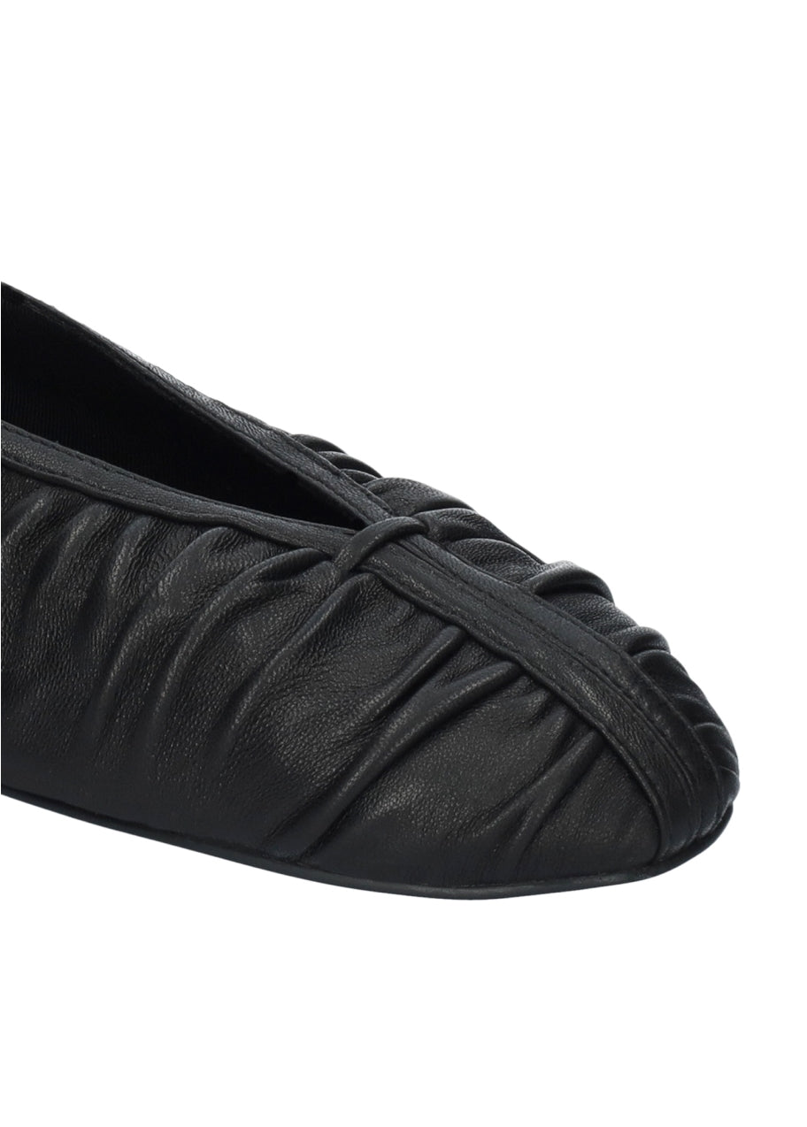 Ruffled Leather Ballerina In Black
