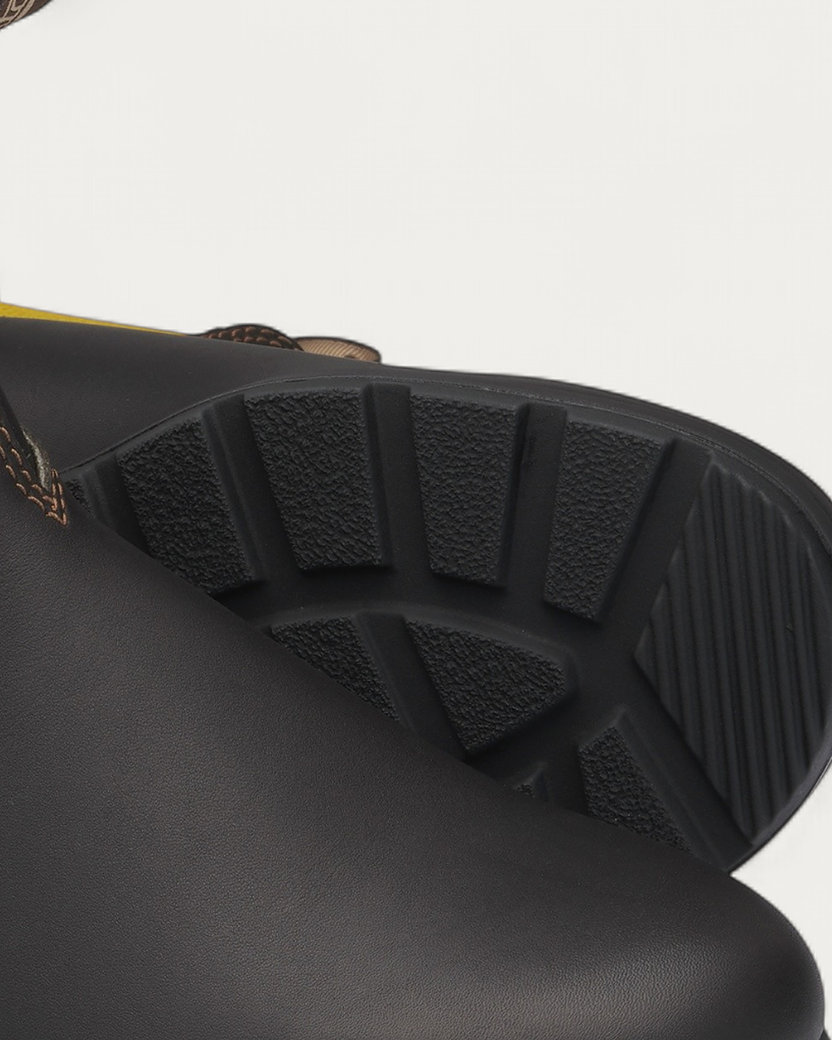 Blundstone 1919 Chelsea Boot outsole tread detail
