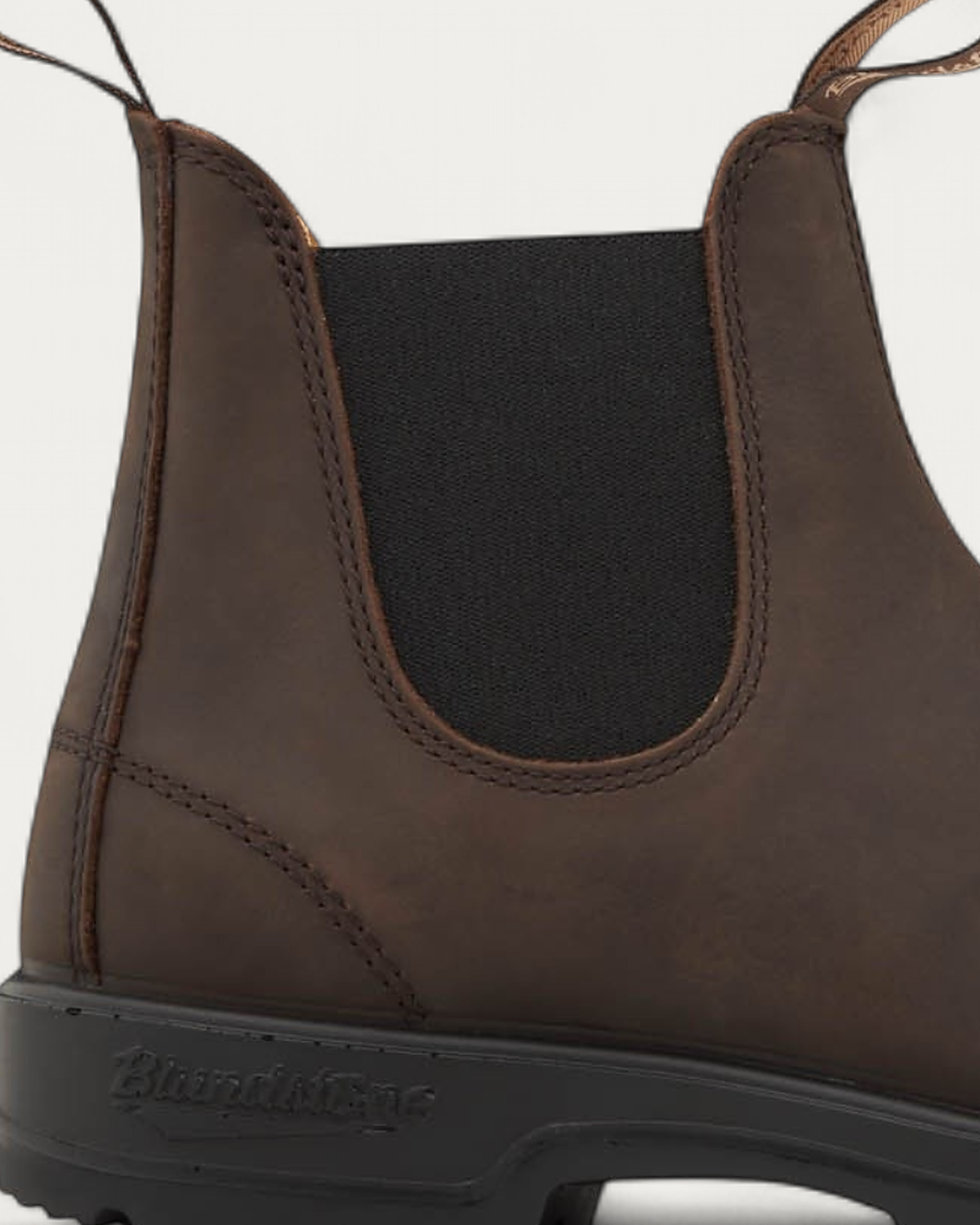Blundstone 2340 Brown Chelsea boot - heel logo detail