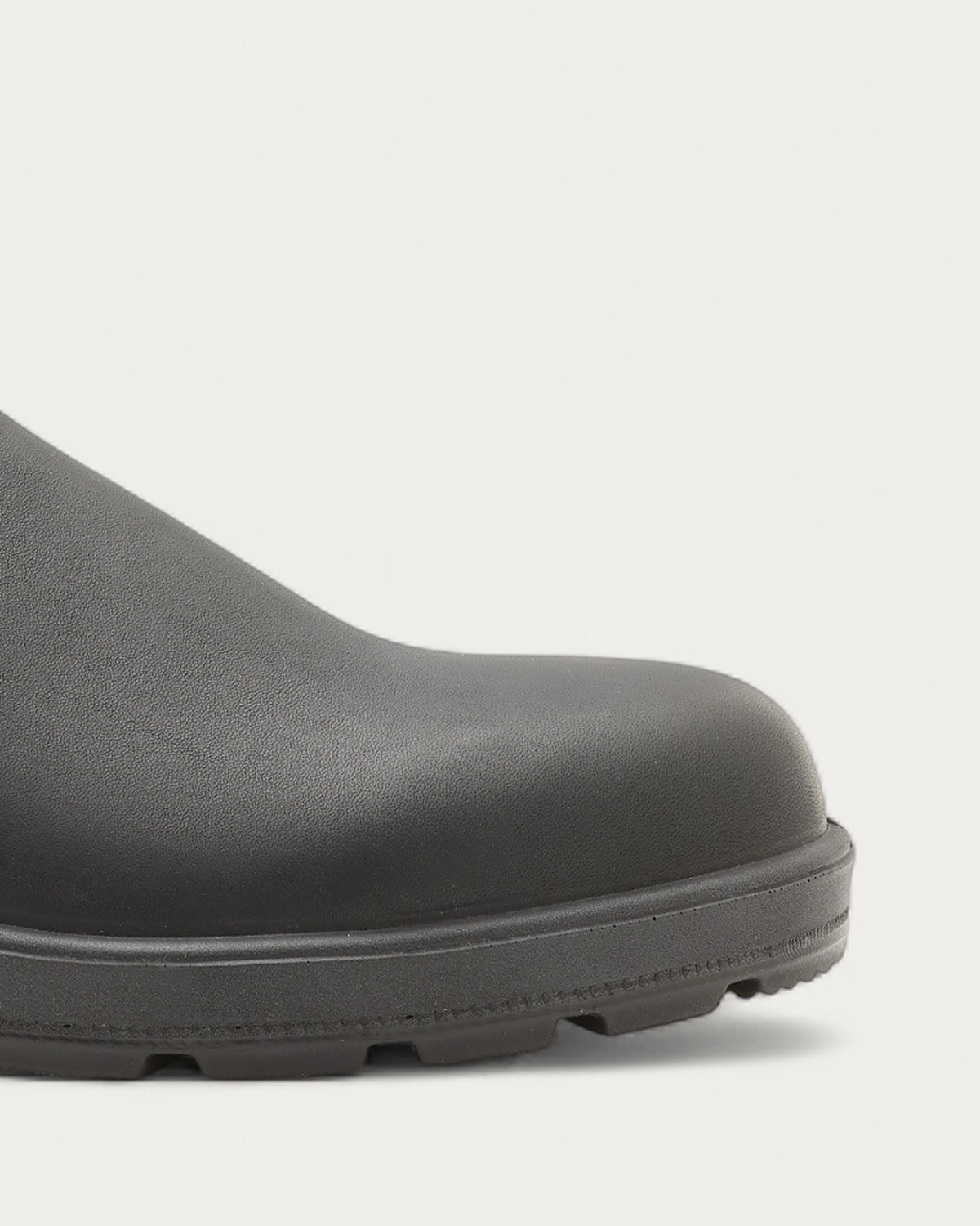 Blundstone 500 Brown Leather Chelsea Boot premium leather toe detail