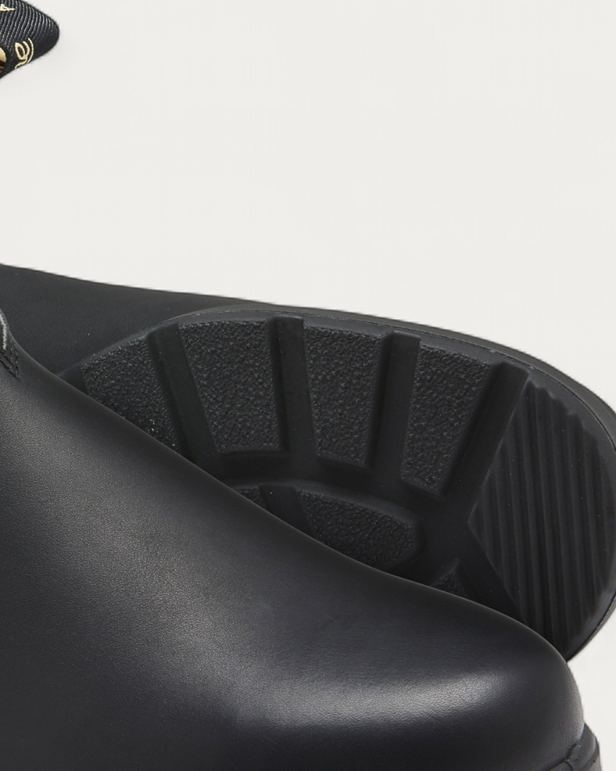 Blundstone 510 Chelsea Boot outsole tread detail