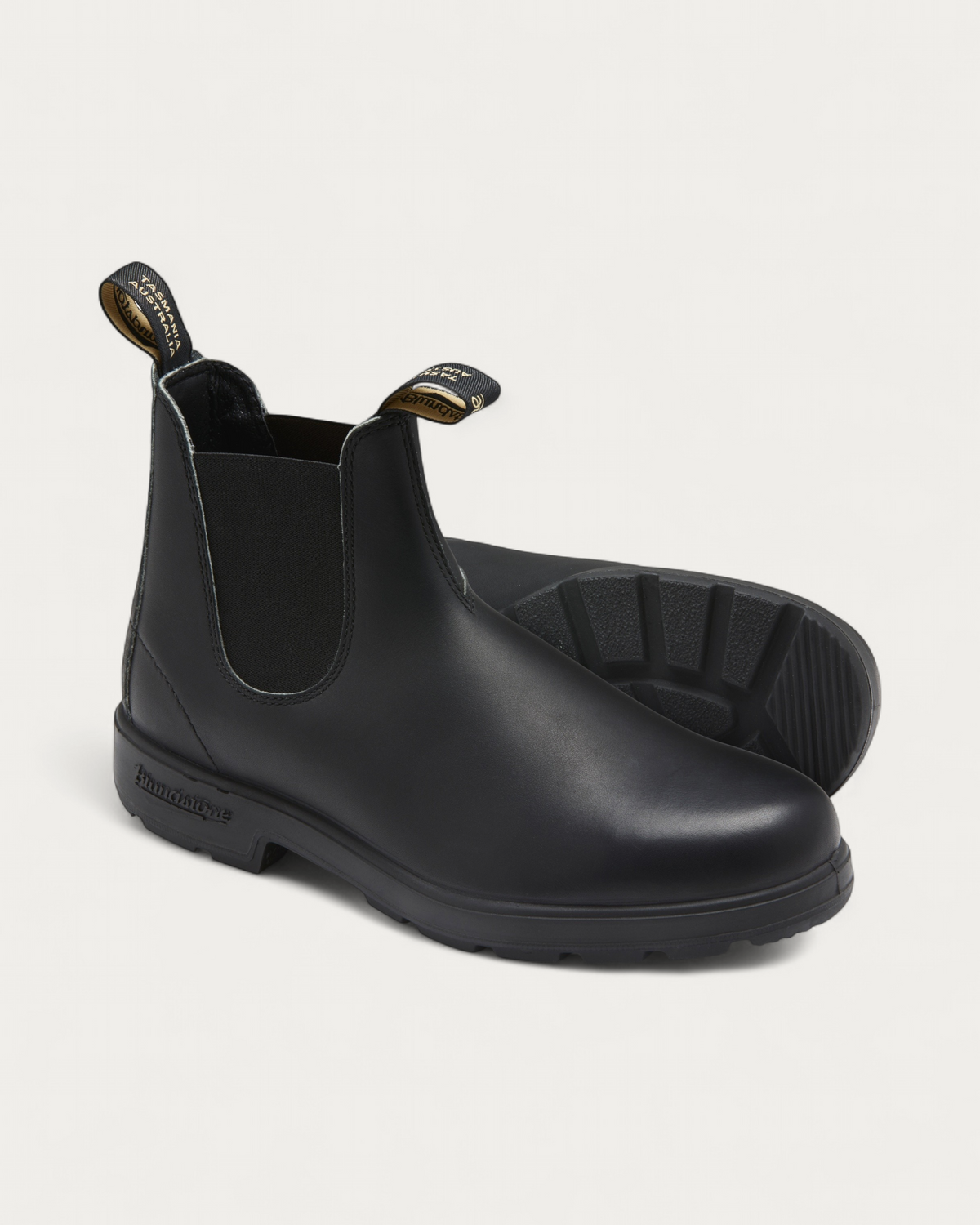 Pair of Blundstone 510 Black Leather Chelsea Boots showing the outsole tread