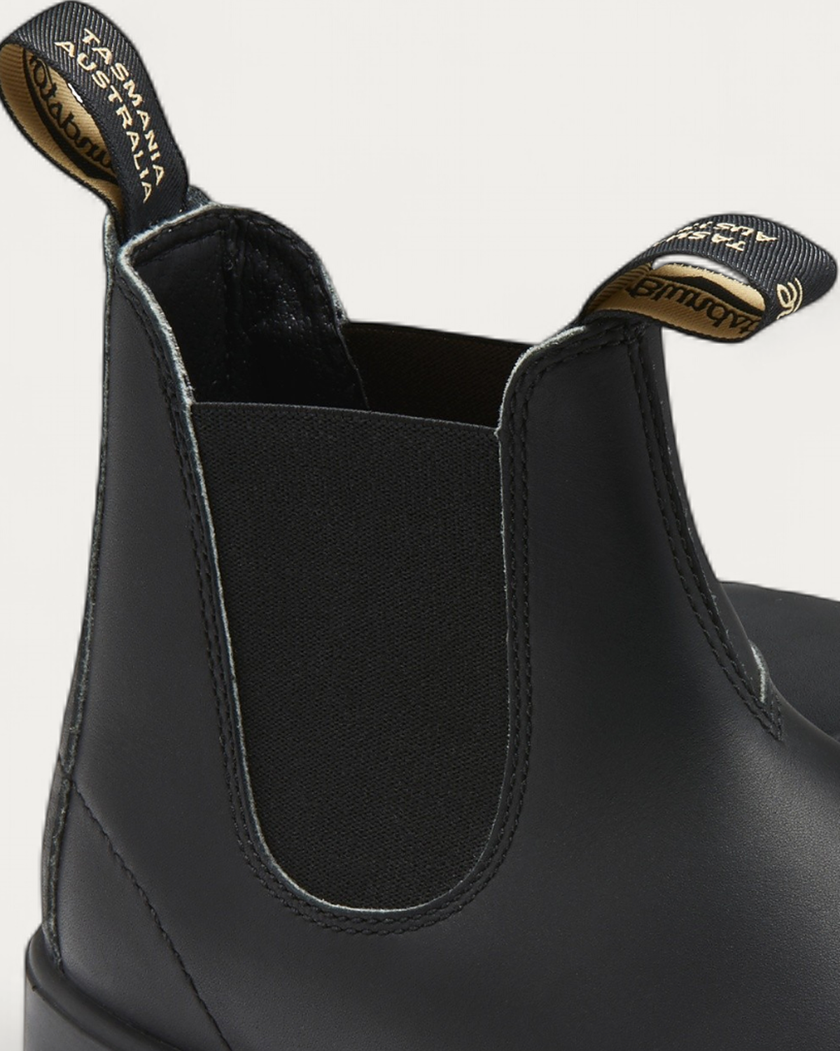Blundstone 510 Chelsea Boot pull tab detail with Tasmania Australia branding
