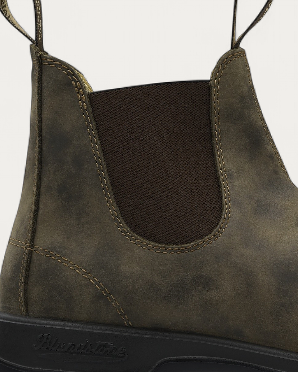Blundstone 585 Rustic Brown Chelsea Boot heel with embossed Blundstone logo and double stitching