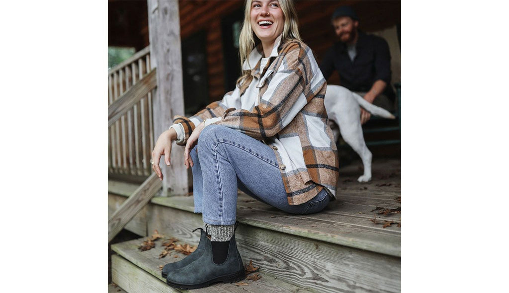 Blundstone 587 Rustic Black Chelsea Boots worn with jeans and wool socks