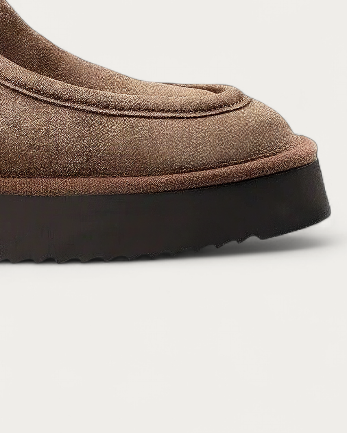 Round toe and light tread sole of the Copenhagen Studios CPH267 Mokka suede boot