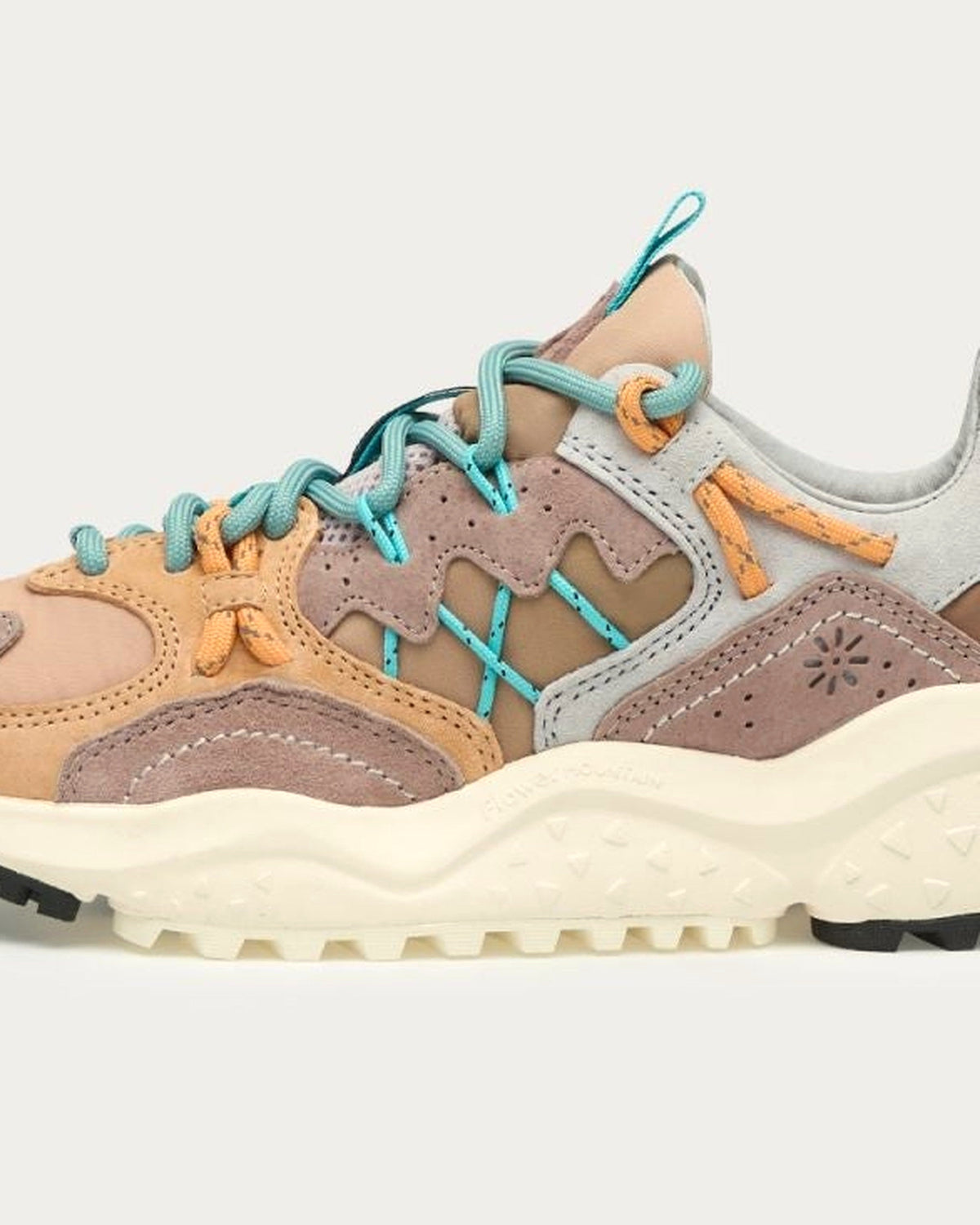 Flower Mountain Yamabushi 1M51 sneaker, front three-quarter close-up