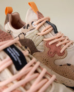 Flower Mountain Yamano 3 Beige Milk sneaker, close-up of the peach laces and tongue