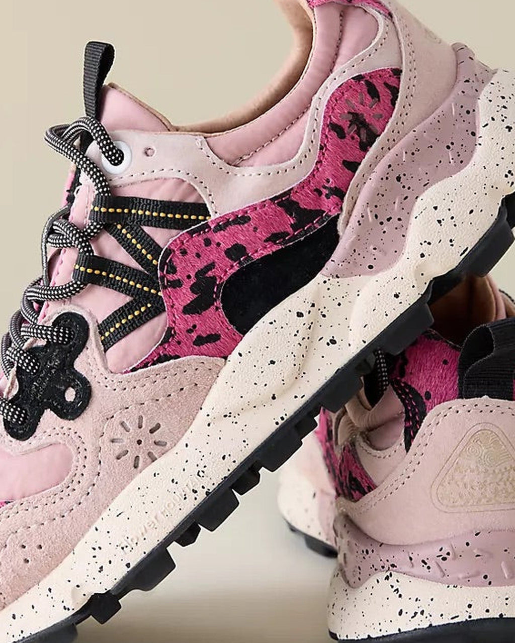 Flower Mountain Yamano 3 Coral Rose sneaker, close-up of the speckled sole and print