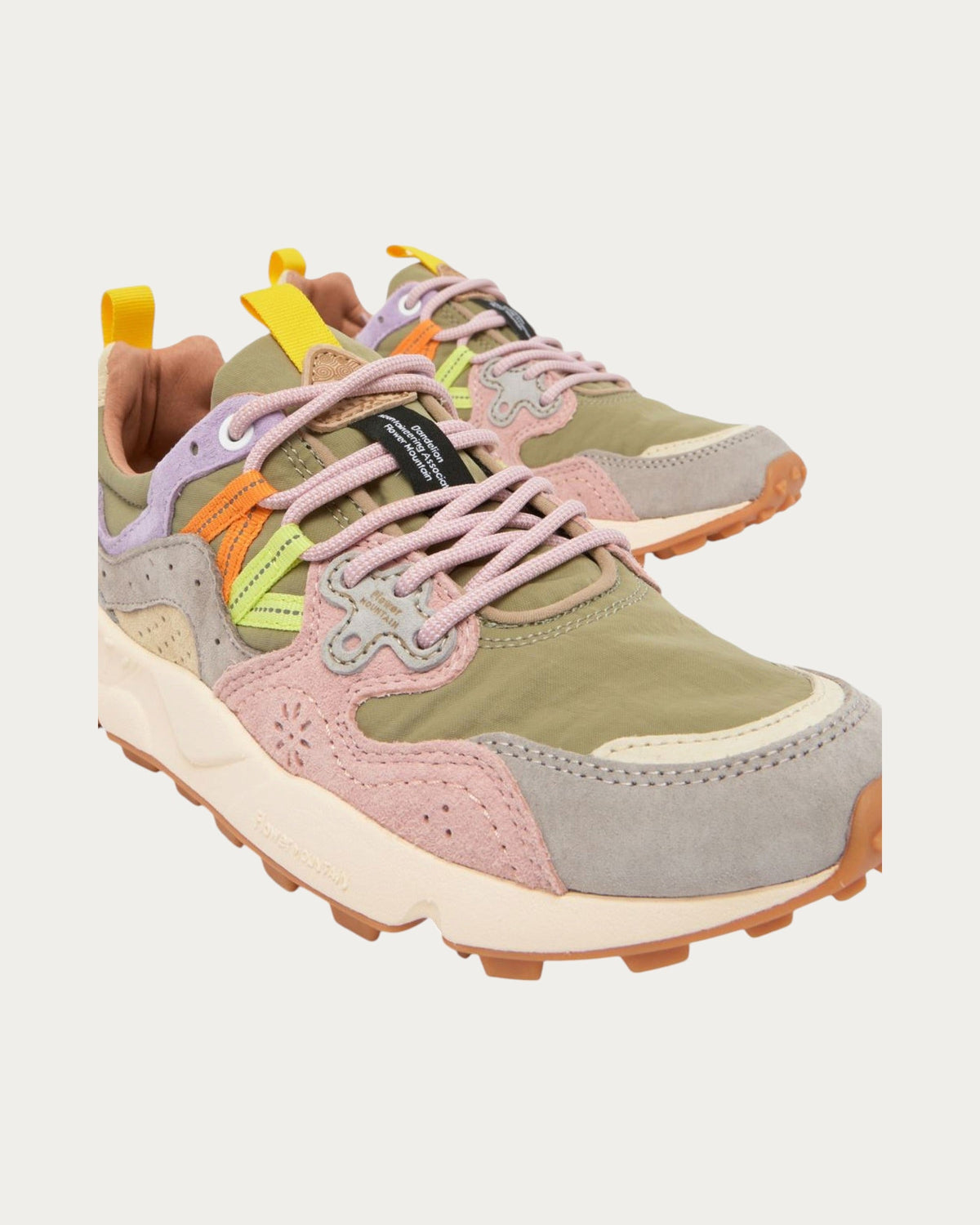 Flower Mountain Yamano 3 Light Grey sneaker, front detail of laces and toe