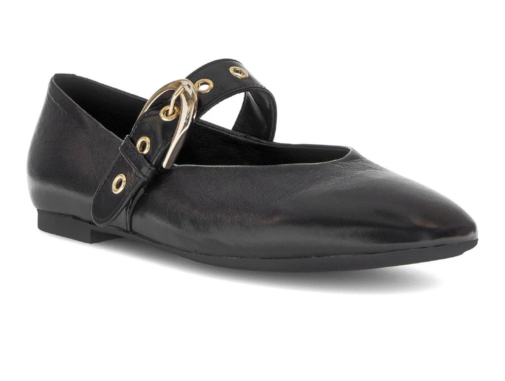 Black Pump With Strap