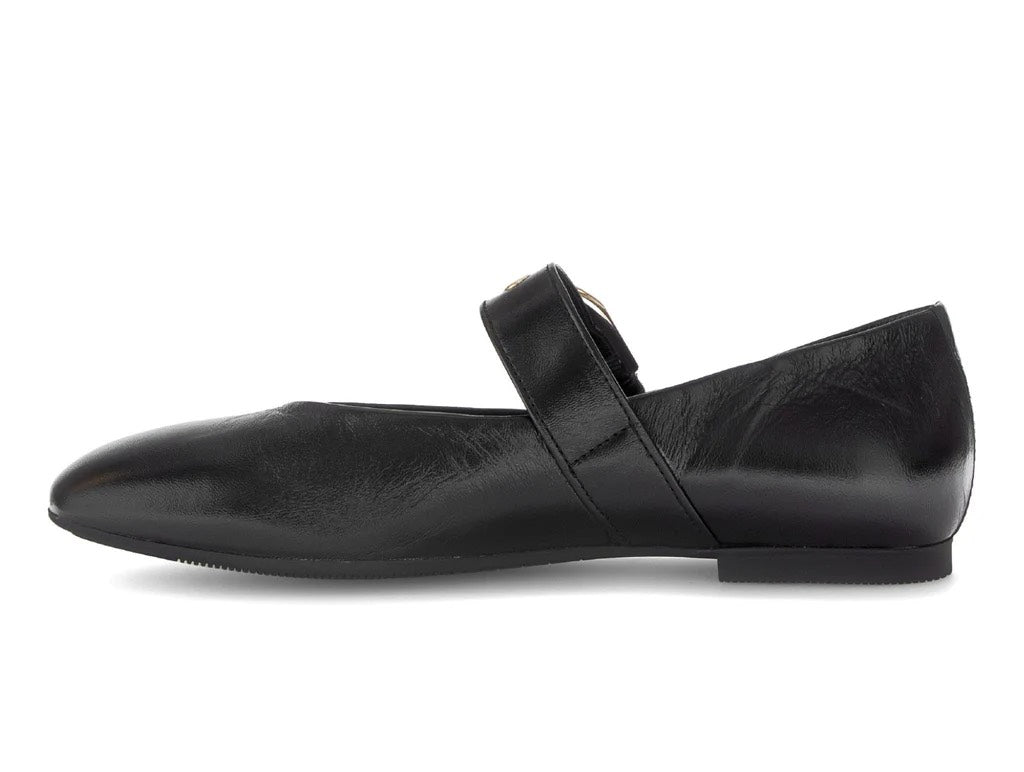 Black Pump With Strap