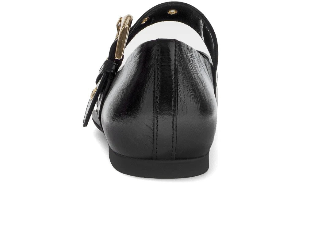 Black Pump With Strap