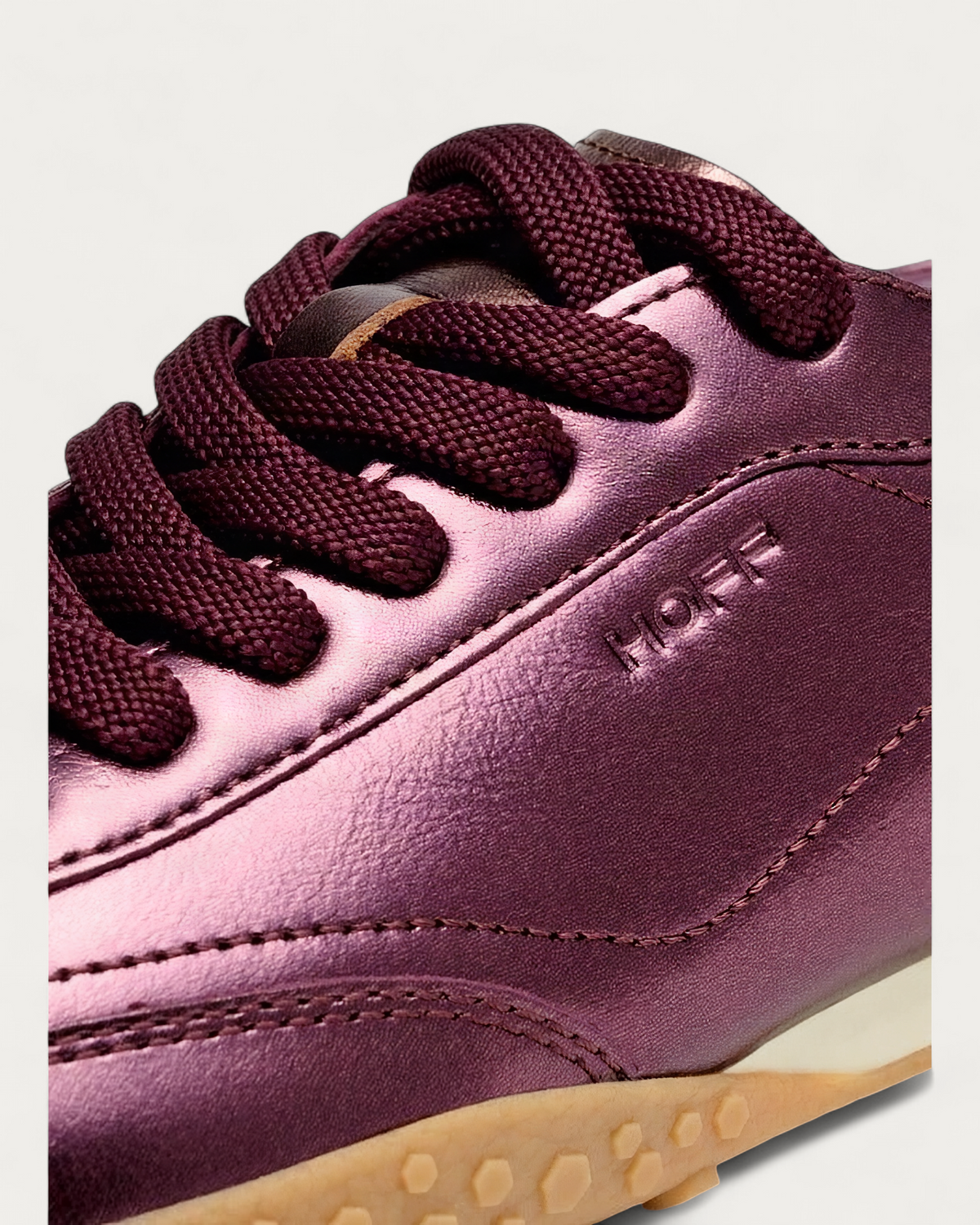 HOFF Bridge Metallic Burgundy sneaker, upper close-up