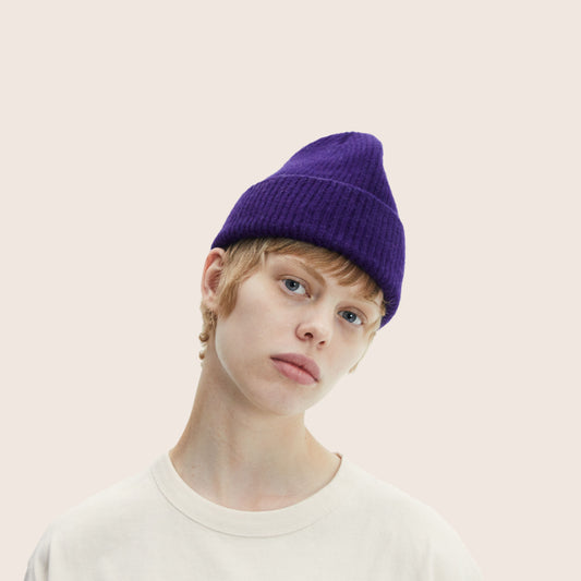 BEANIE IN INDIGO