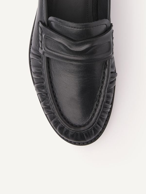 Jones Slip On Ruffle Loafer
