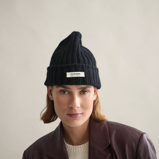 Le Bonnet Logo Beanie In Onyx - view 1