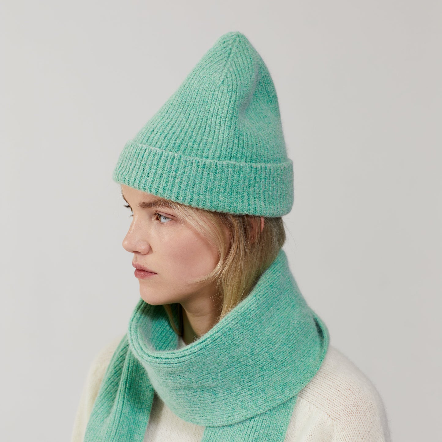 BEANIE IN JADE