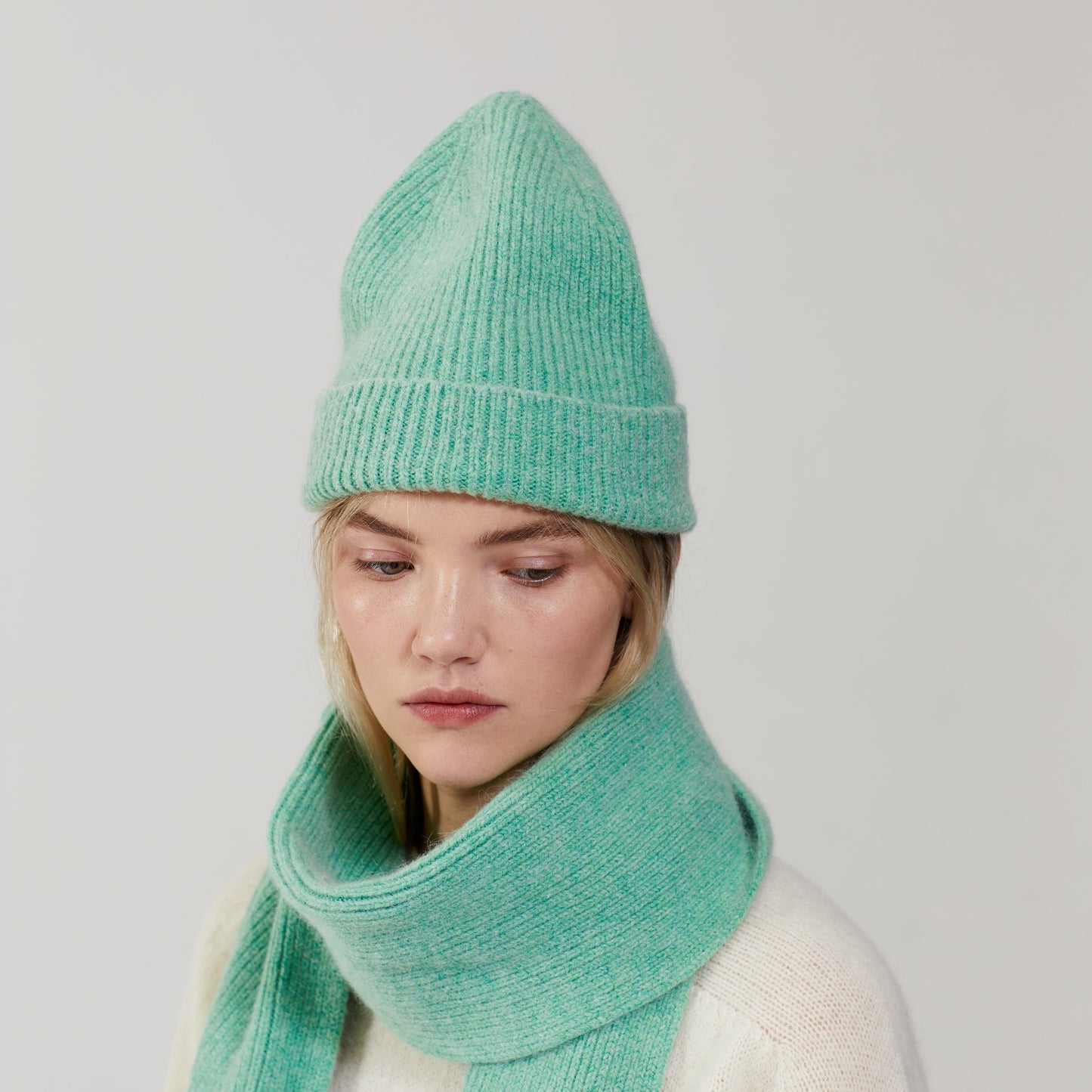 BEANIE IN JADE