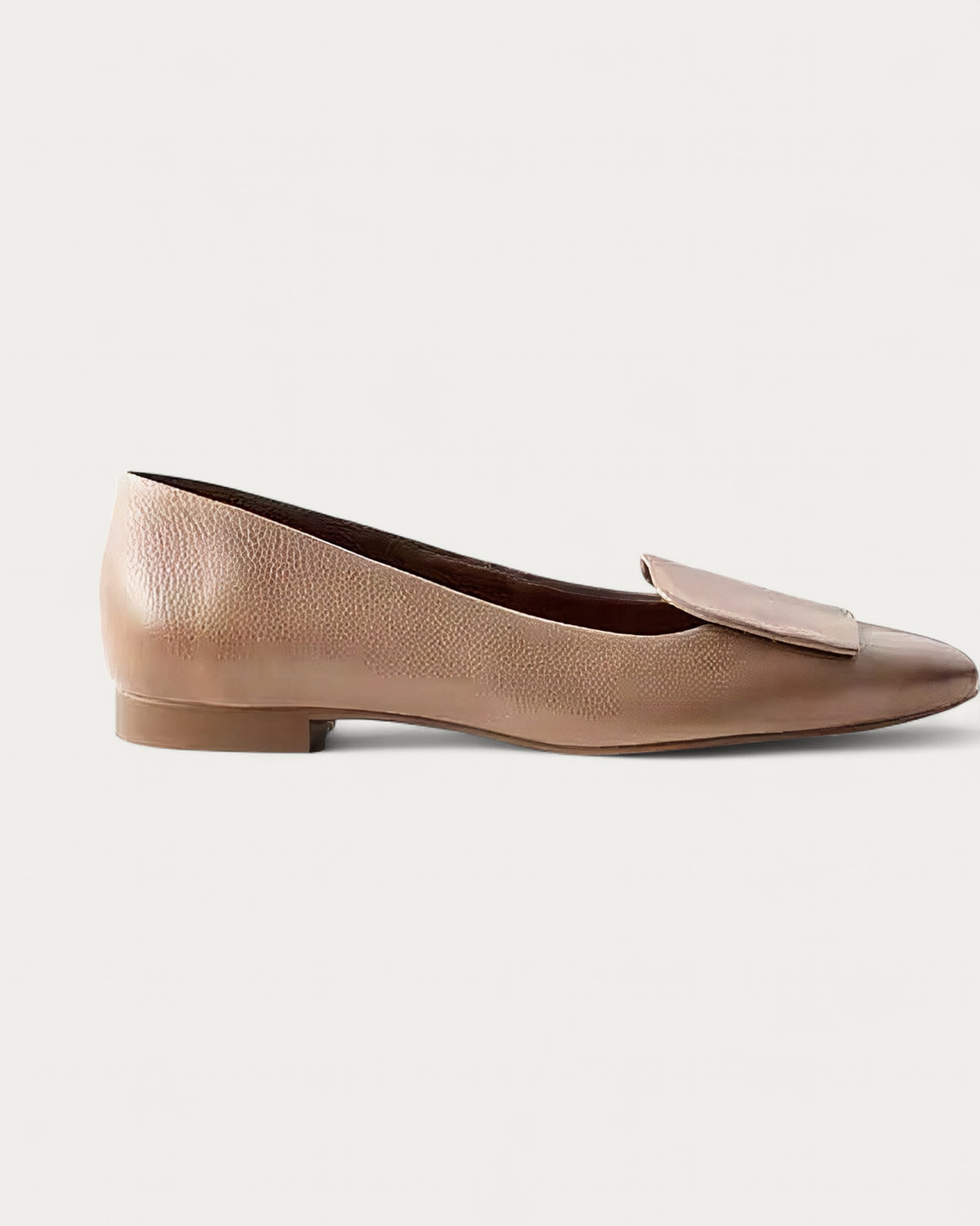 Paul Green Ivory Leather Pump With Detail in side profile on a warm off-white background