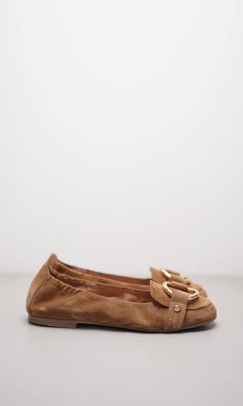 Lola Suede Pump In Golden Brown