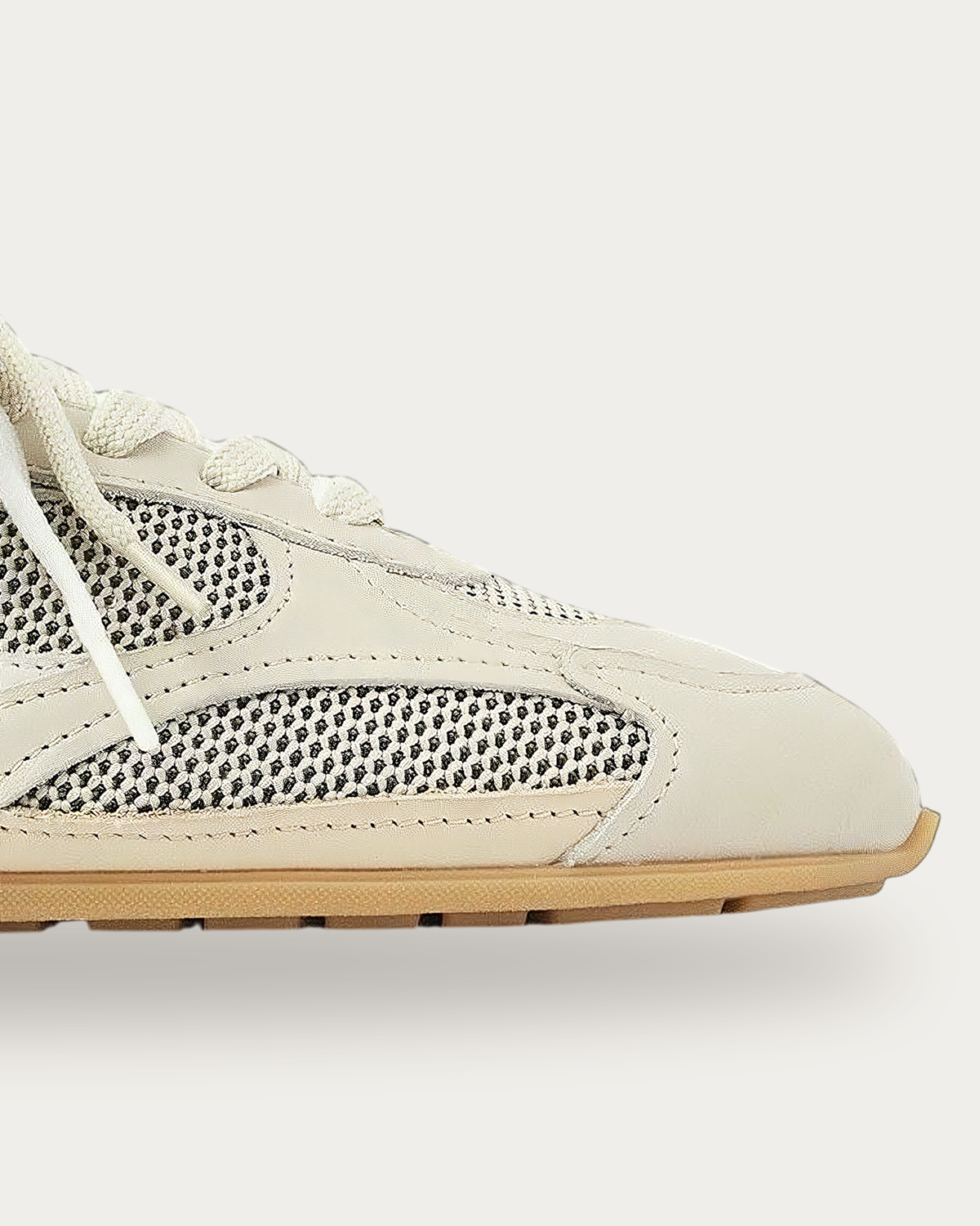 NUBIKK Riley Morgan Beige Combo Sneaker, toe detail