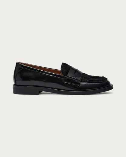 Pavement Pacassie Pony Loafer in black leather, side profile