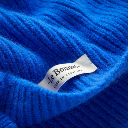 BEANIE IN AZURE BLUE