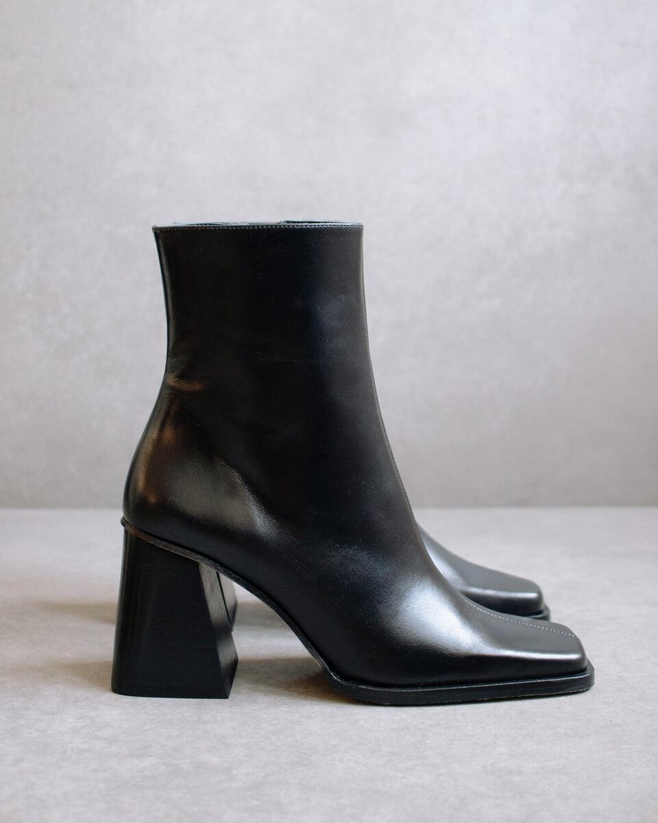 Leather shoe 2024 boots sale