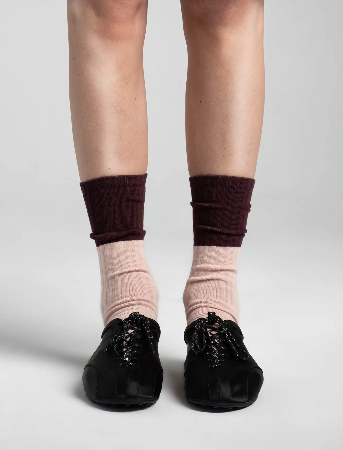Aydo Studios Veliko Pass socks in Faded Blush, worn