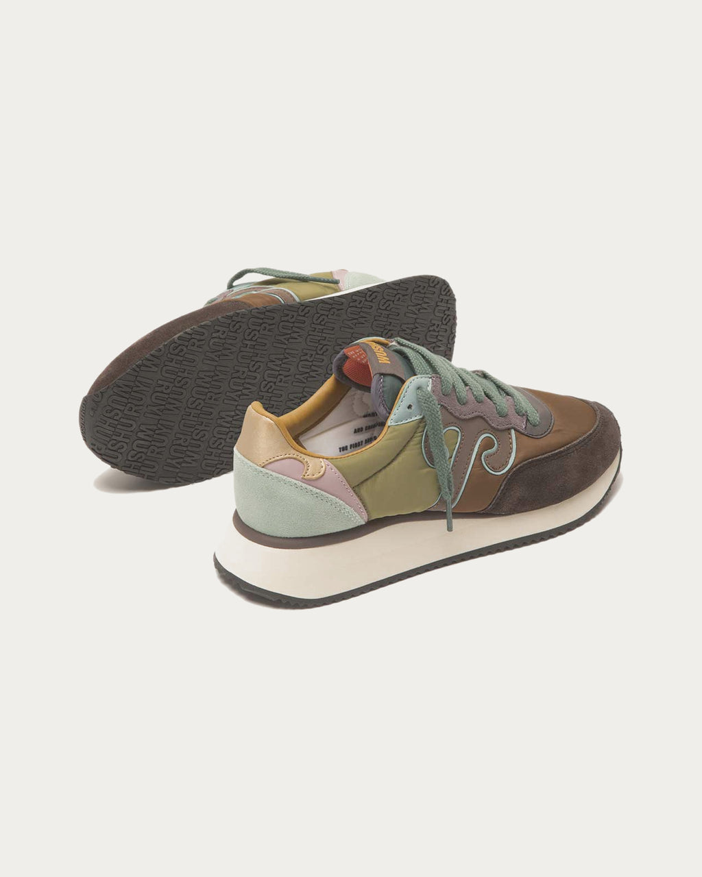 Wushu Ruyi Master 612 sneaker, pair with one sneaker showing the rubber outsole
