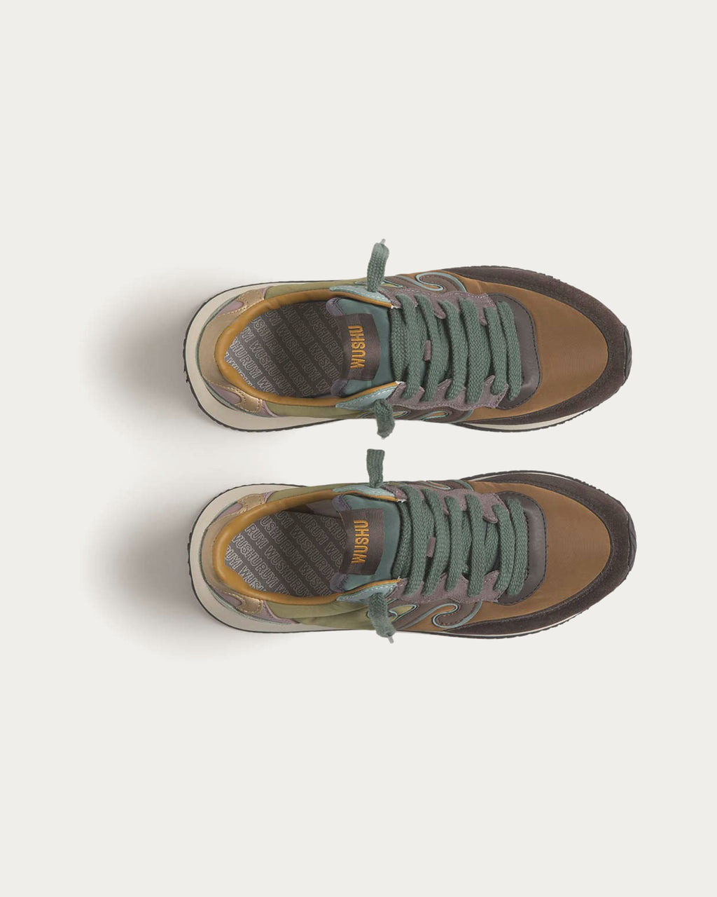 Wushu Ruyi Master 612 sneaker, top-down pair view